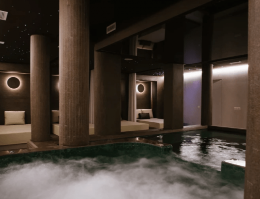 Jacuzzi et piscine Riad Nyla à Marrakech